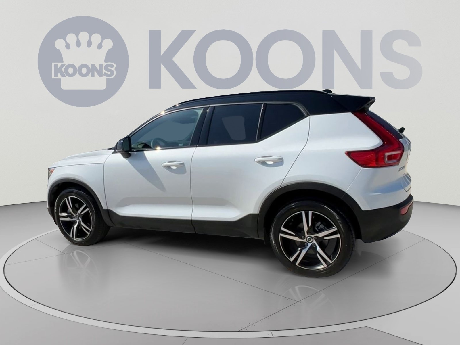 Used 2021 Volvo XC40 T5 R-Design w/ Advanced Package AWD/4WD image 8