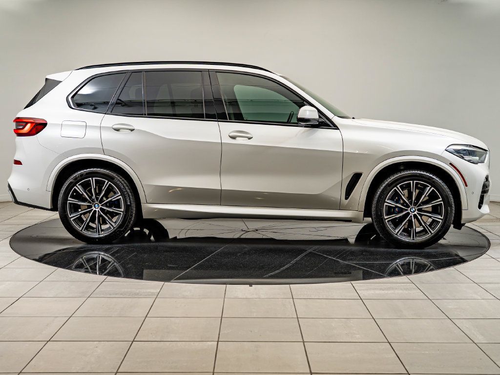 Used 2021 BMW X5 xDrive40i w/ M Sport Package AWD/4WD image 11