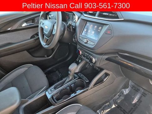 Used 2023 Chevrolet TrailBlazer LT FWD image 12