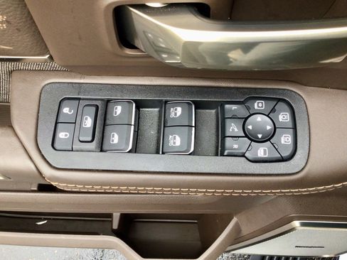 Used 2025 RAM 3500 Longhorn image 17