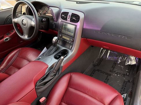 Used 2006 Chevrolet Corvette Convertible w/ Preferred Equipment Group image 20