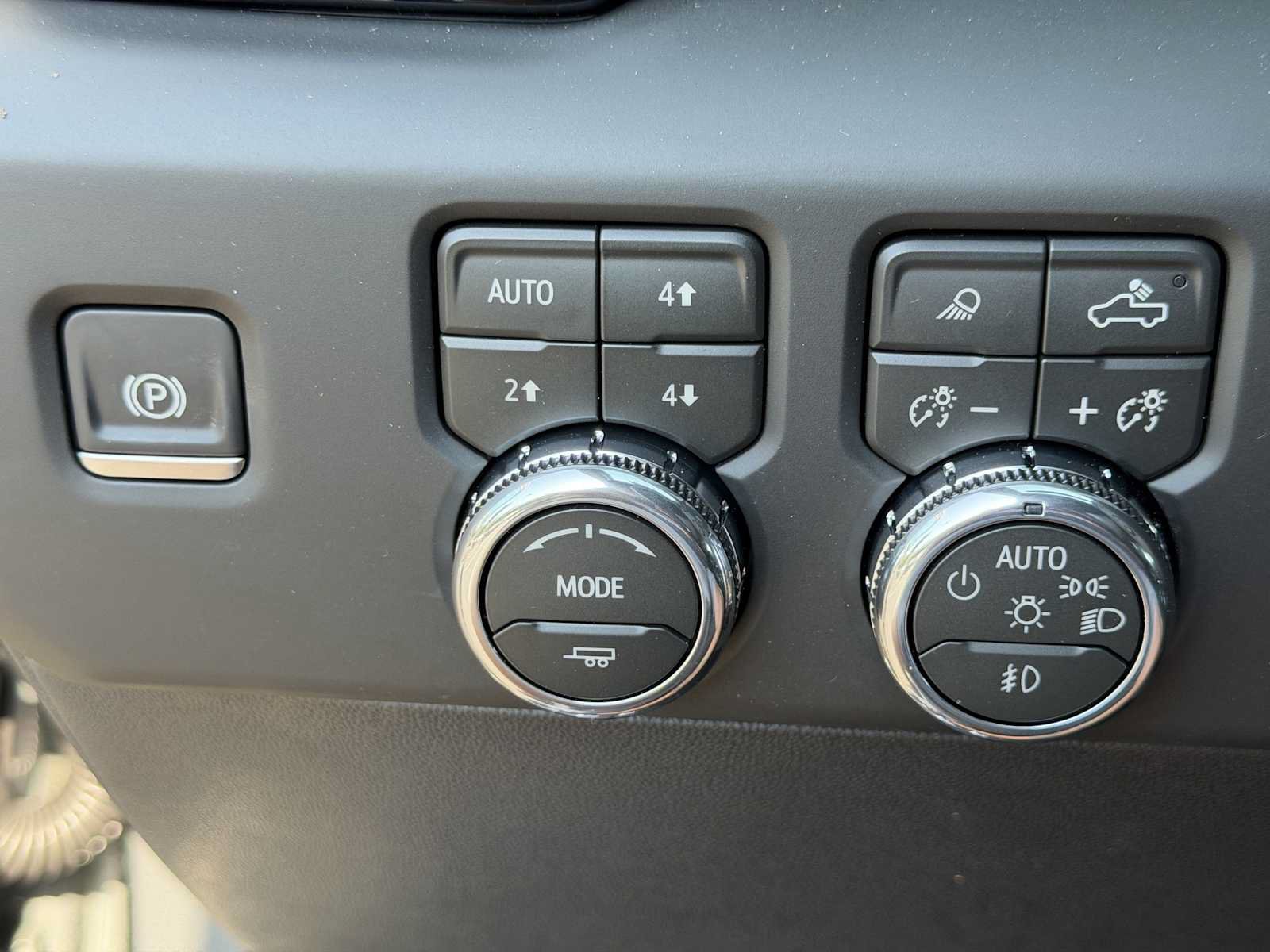 New 2026 GMC Sierra 1500 AT4 w/ AT4 Premium Package AWD/4WD image 14