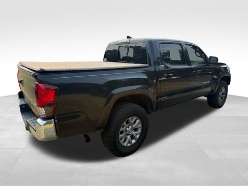Used 2019 Toyota Tacoma SR5 RWD image 6