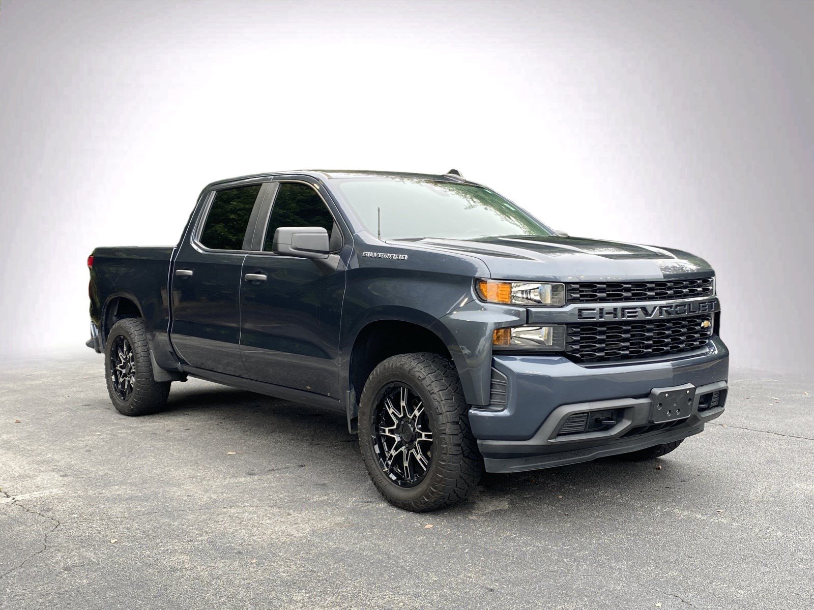 Used 2021 Chevrolet Silverado 1500 Custom w/ Safety Confidence Package RWD image 2