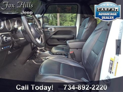 Used 2022 Jeep Wrangler Unlimited Sahara w/ Cold Weather Group AWD/4WD image 15