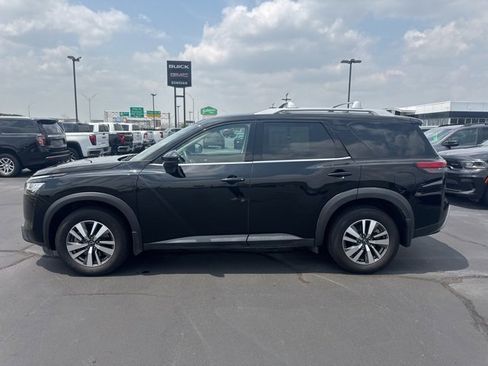 Used 2023 Nissan Pathfinder SL image 8