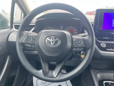 Used 2025 Toyota Corolla LE image 15