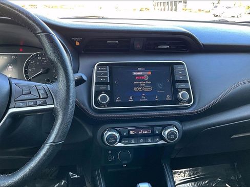 Used 2020 Nissan Kicks SR w/ SR Premium Package image 8