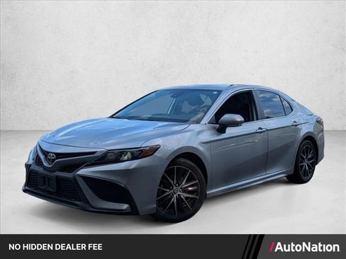Used 2024 Toyota Camry SE FWD image 1