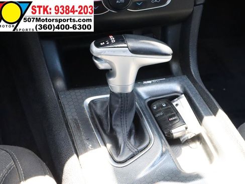 Used 2016 Dodge Charger SXT RWD image 18