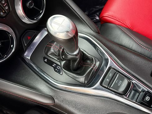 Used 2022 Chevrolet Camaro LT w/ Technology Package image 25