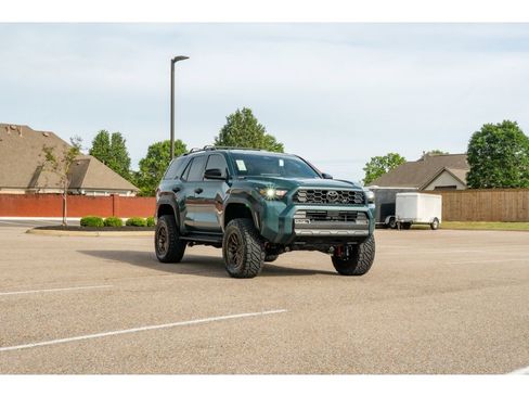 New 2026 Toyota 4Runner TRD Off-Road Premium AWD/4WD image 3