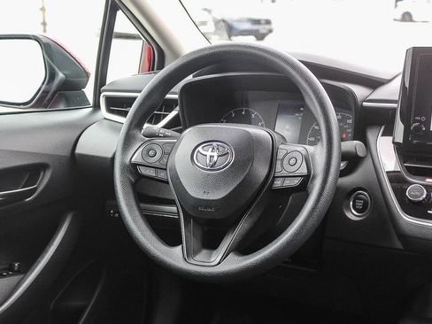 Used 2025 Toyota Corolla LE w/ Convenience Package image 16