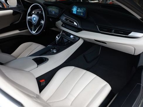 Used 2020 BMW i8 Coupe AWD/4WD image 21