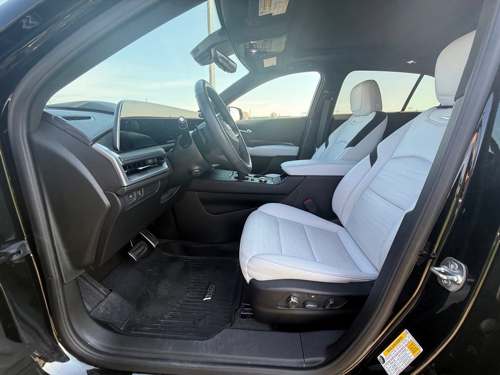 Certified 2024 Cadillac XT4 Sport AWD/4WD image 30