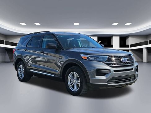 Used 2023 Ford Explorer XLT image 8