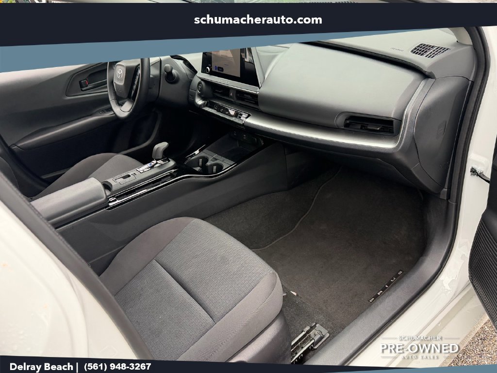 Used 2025 Toyota Prius LE AWD/4WD image 15