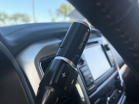 Used 2018 Nissan Titan SL w/ Chrome Package image 31