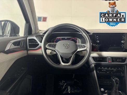Used 2026 Volkswagen Taos SEL AWD/4WD image 15