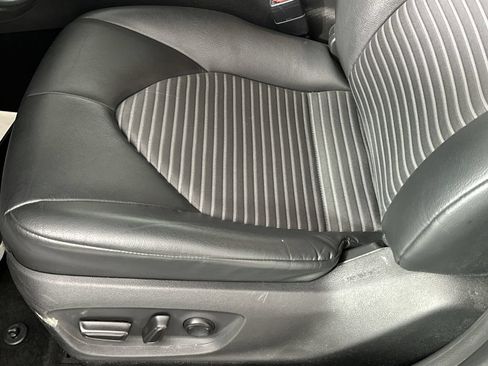 Used 2021 Toyota Camry SE FWD image 12
