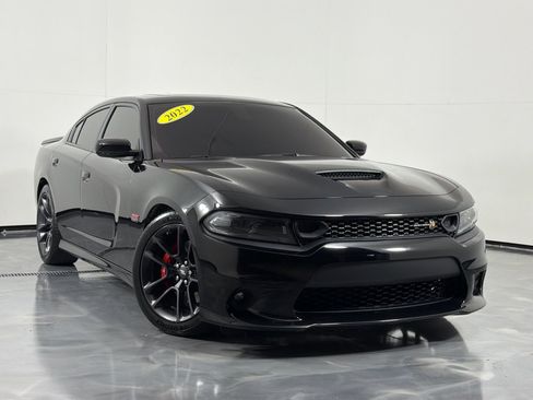 Used 2022 Dodge Charger Scat Pack w/ Harman/Kardon Audio Group RWD image 2