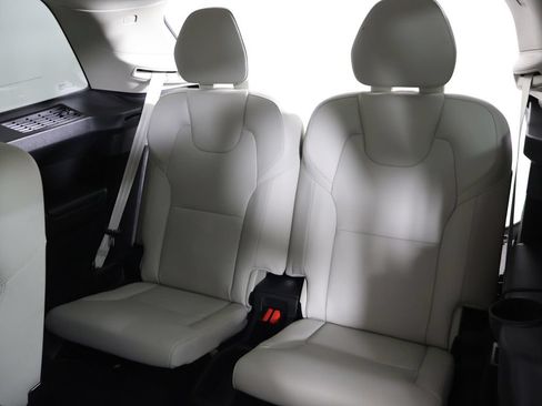 Used 2024 Volvo XC90 B5 Plus AWD/4WD image 43