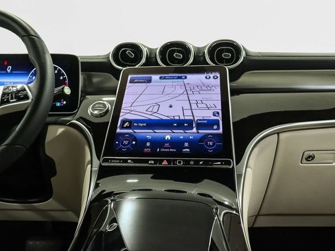 Certified 2024 Mercedes-Benz GLC 300 image 13