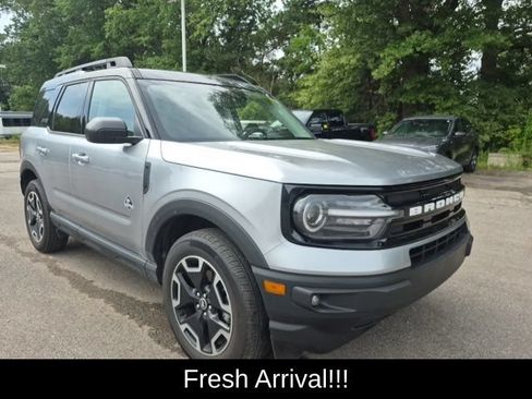 Used 2023 Ford Bronco Sport Outer Banks w/ Tech Package AWD/4WD image 4