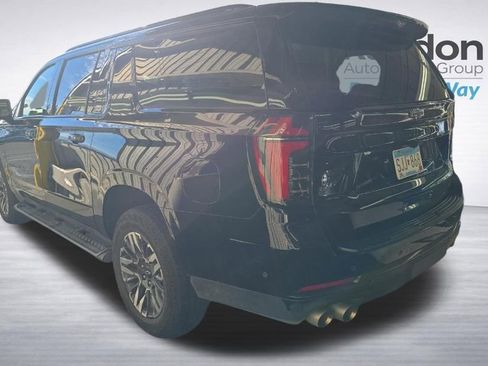 Used 2025 Chevrolet Suburban Z71 image 8