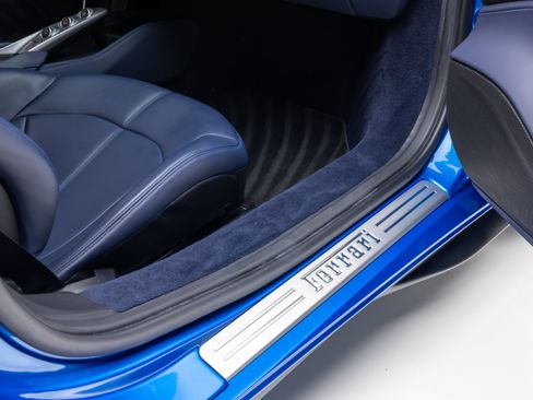 Certified 2021 Ferrari F8 Tributo RWD image 55