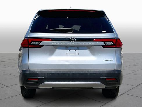 Used 2024 Toyota Grand Highlander Limited image 5