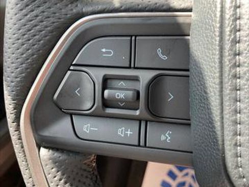 Certified 2024 Toyota Tacoma TRD Off-Road w/ TRD Off Road Upgrade Package AWD/4WD image 32