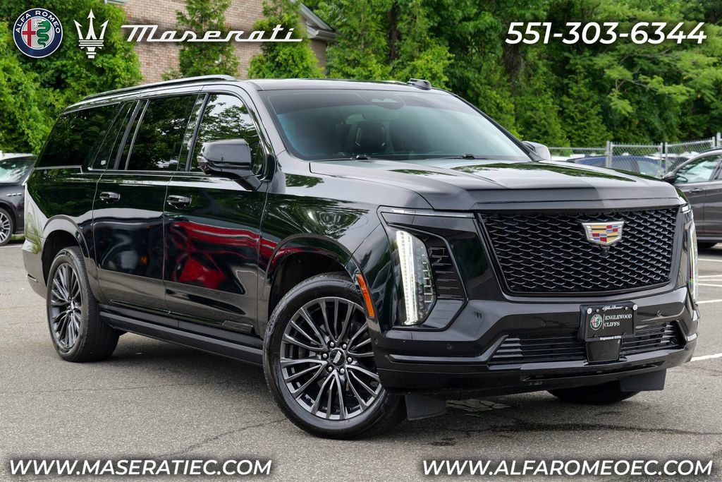 Used 2025 Cadillac Escalade ESV Sport Platinum AWD/4WD image 1