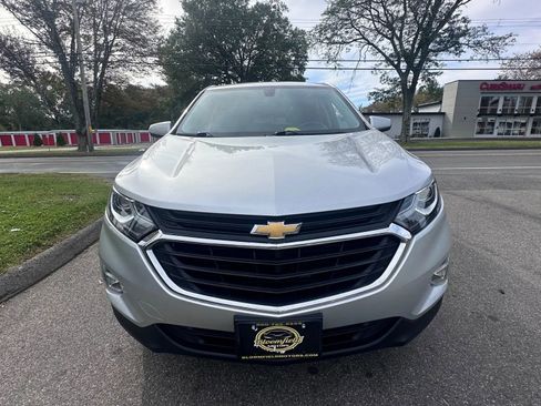 Used 2019 Chevrolet Equinox LT image 2