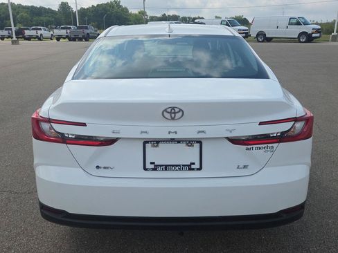 Used 2025 Toyota Camry LE FWD image 4