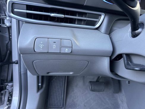 Used 2024 Hyundai Elantra SE image 30