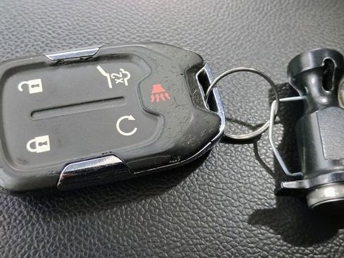 Used 2021 GMC Acadia SLE w/ Driver Convenience Package image 28