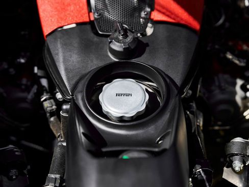 Used 2021 Ferrari F8 Tributo image 28