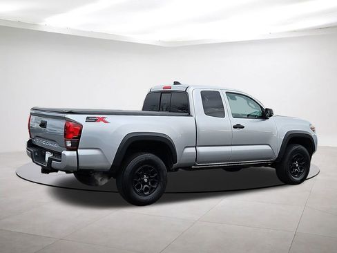 Used 2022 Toyota Tacoma SR5 image 7