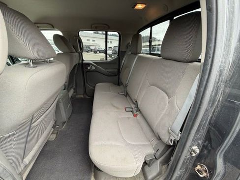 Used 2014 Nissan Frontier SV image 12