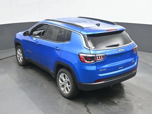 Used 2024 Jeep Compass Latitude AWD/4WD image 37