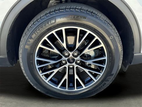 Certified 2026 Ford Escape SE image 17