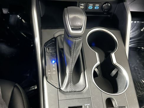 Used 2022 Toyota Highlander XLE image 30