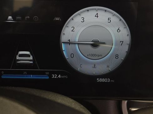 Used 2024 Hyundai Elantra SEL FWD image 15