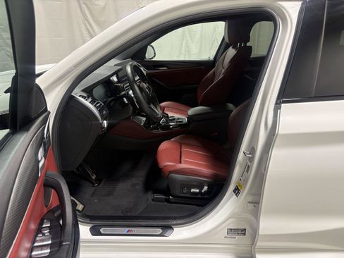 Used 2023 BMW X4 xDrive30i w/ M Sport Package AWD/4WD image 3