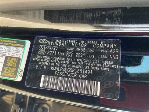 Used 2024 Hyundai Elantra Limited FWD image 9