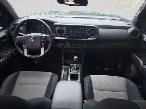 Used 2020 Toyota Tacoma TRD Off-Road w/ Technology Package AWD/4WD image 19