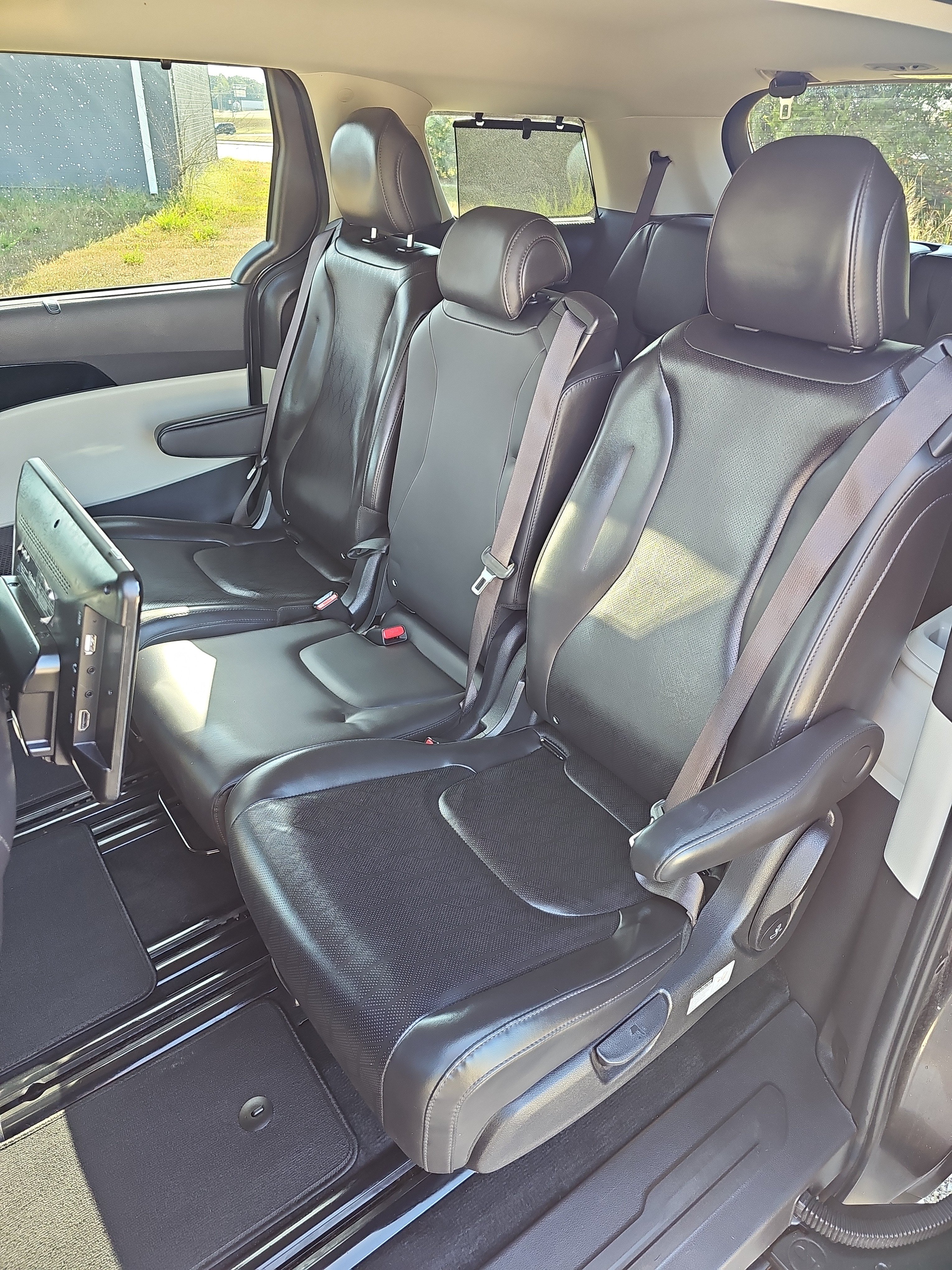 Used 2022 Kia Carnival SX FWD image 16