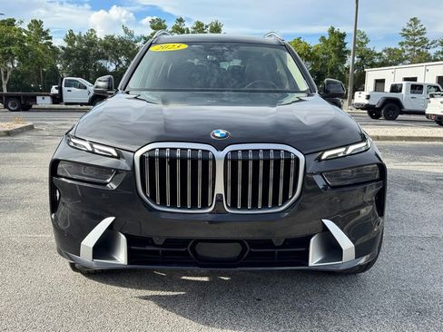 Used 2023 BMW X7 xDrive40i image 2