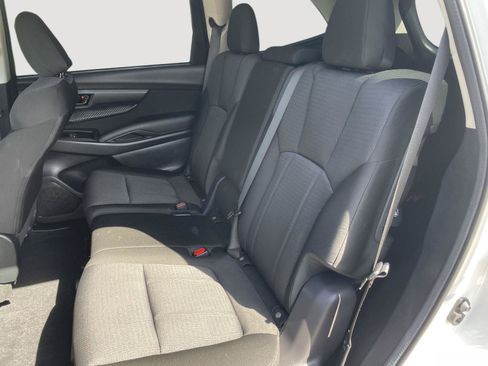 Used 2023 Subaru Ascent 8-Passenger AWD/4WD image 5